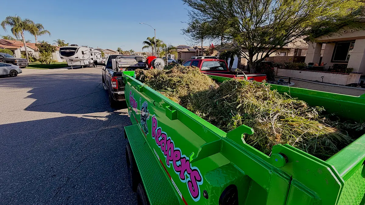 junk-removal-service-truck-in-riverside-california-grime-reapers-cleaning-service